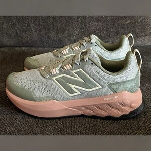 New Balance Womens Fresh Foam X Garoé V2 Trail Running Shoe Size-7.5